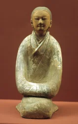 Mujer sentada sobre sus talones, 206 a.C.-8 d.C.