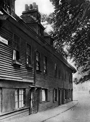 Una vieja casa de madera en la calle Collingwood, Londres, 1926-1927