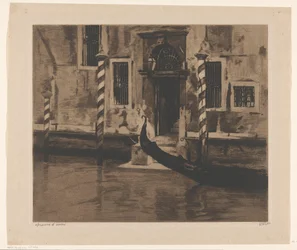 Góndola en el Gran Canal de Venecia
Casa patricia en Venecia (título en el objeto)