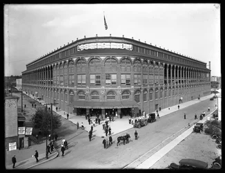 Vista en ángulo alto del Ebbets Field, Brooklyn, 2 de septiembre de 1914
