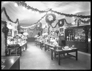 Vista interior, de frente a fondo, de la United Electric Light and Power Company, W. 138th Street y Hamilton Place, Ciudad de Nueva York, 17 de diciembre de 1914