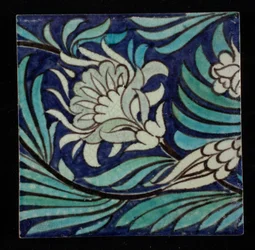 Azulejo Art Nouveau (loza esmaltada)