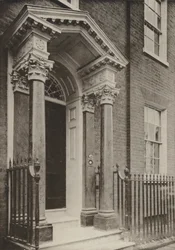 Puerta, Brighton Road, Reigate, Surrey