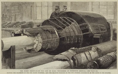 El cañón de treinta y ocho toneladas reventado del HMS Thunderer en el Arsenal de Woolwich