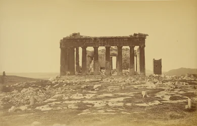 Partenón, cara oriental.