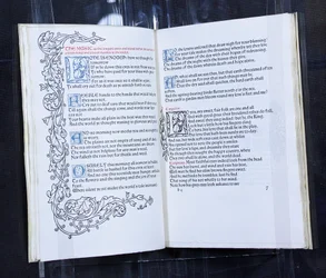 El Amor es Suficiente, publicado por la Prensa Kelmscott