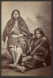 [Mujeres del Pueblo Kiowa]