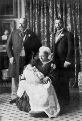 Cuatro generaciones de la familia real, 1894