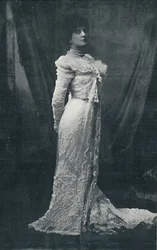 Señorita Lena Ashwell, 1900
