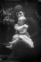 Princesa Louise 1867-1931 con su hija Princesa Alexandra 1891-1959, 1893