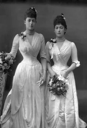 Las Princesas Victoria 1868-1935 y Maud 1869-1938 de Gales, 1890