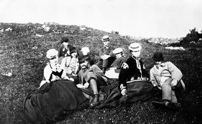 Un grupo de caminata victoriana, c.1860-80