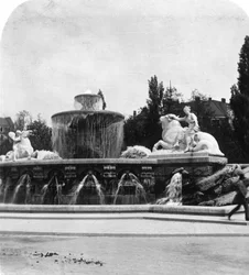 La fuente de Wittelsbacher, Múnich, Alemania, c1900s.