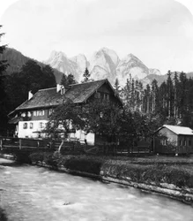 La fragua del herrero en Gosau, Salzkammergut, Austria, c1900s