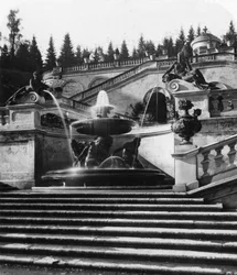 La fuente en el Palacio de Linderhof, Baviera, Alemania, c. 1900s