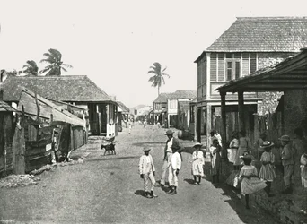 Escena de calle en Port Royal, Jamaica, 1895