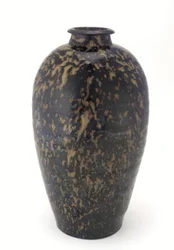 Botella con esmalte de caparazón de tortuga, provincia de Jiangxi, siglos XIII-XIV