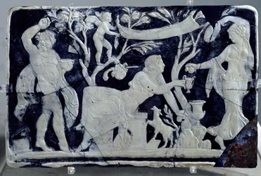 Camafeo que representa el Tocador de Venus, con una asistente y Dionisio