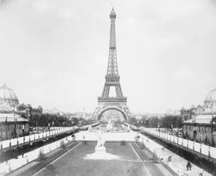 Torre Eiffel, Exposición de París