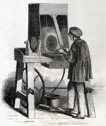 Trabajador en la orfebrería