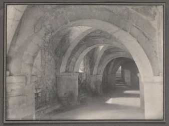 Triforio en la cripta de la Catedral de Gloucester