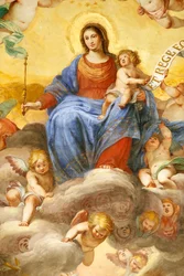 Virgen María y niño. Fresco. Palazzo Fieschi-Crosa Di Vergagni. Génova. Italia