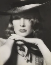 Mujer con sombrero