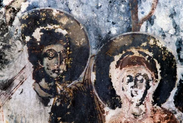 Santos, fresco dañado en la iglesia de Agios Vasileios, Vavouledo, Creta, Grecia